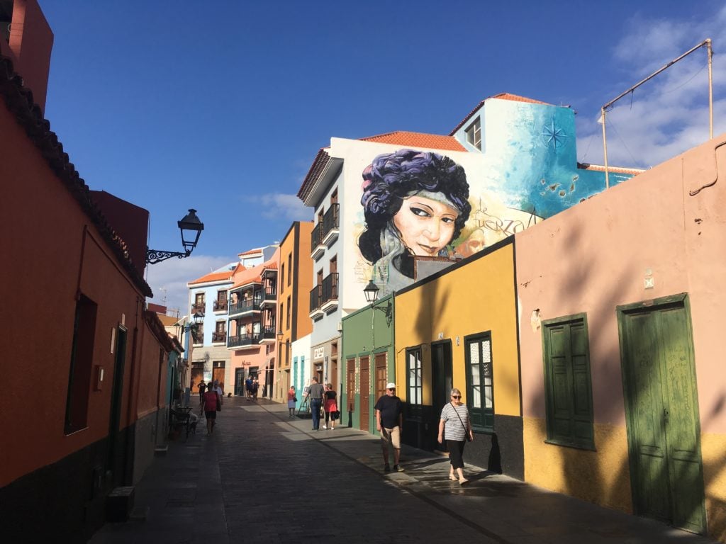 Colourful buildings and street art in Puerto de la Cruz