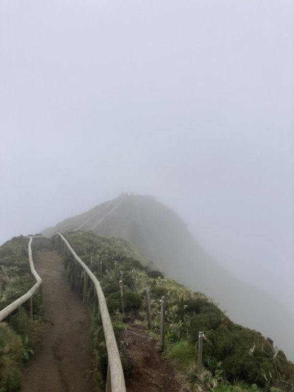 Ridge path in the fog