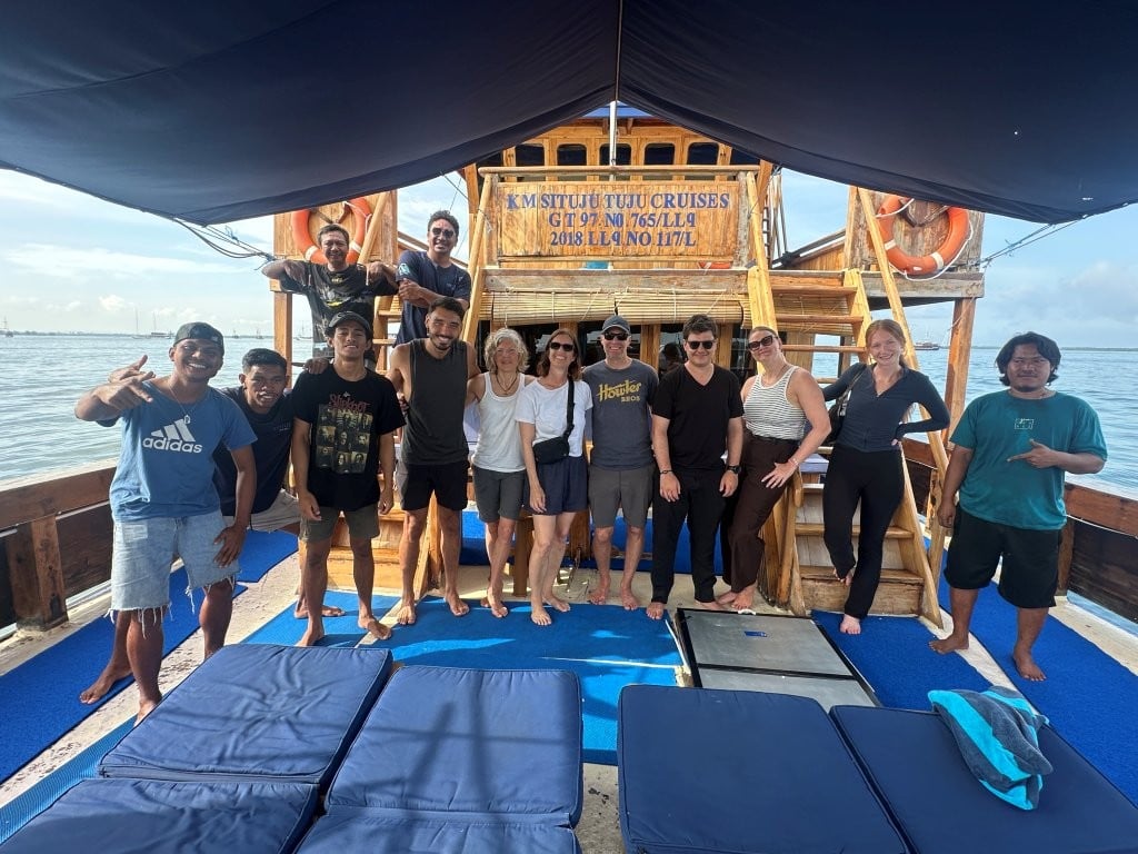 Large group photo on the main deck