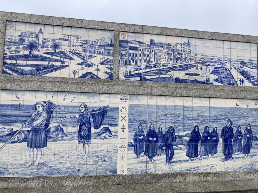 Blue and white murals in a fishing village