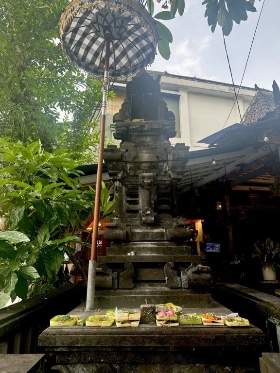 Buddhist shrine